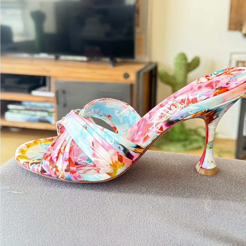 Louboutin Nicol is Back